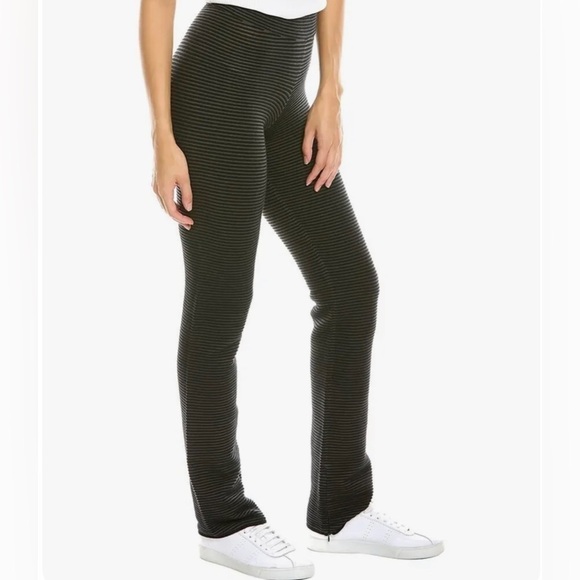 NWT‎ Good American Black Heavy Ribbed Wide Leg Pants Size 0 - Picture 2 of 7